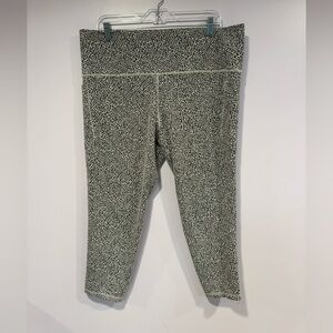 Athleta pocket cheetah Salutation textured‎ tight